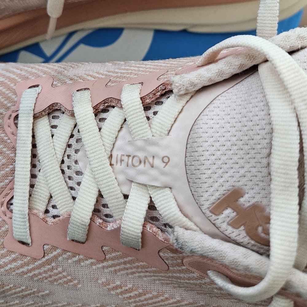 Hoka Clifton 9 women's size 7 - Picture 10 of 15